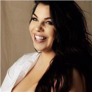 I give private make up, beauty and body confidence lessons in person around Worcestershire or online.